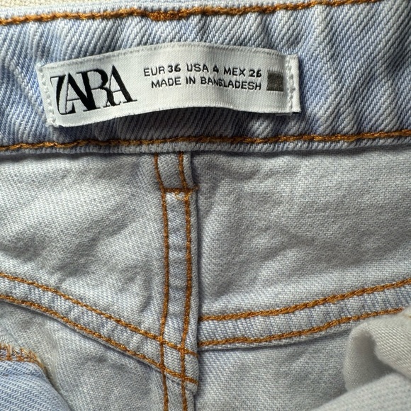 Zara light wash denim shorts - Picture 3 of 4